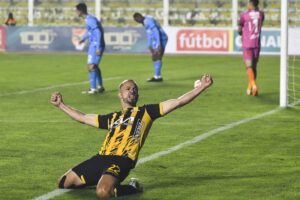 The Strongest líder en el Campeonato Nacional