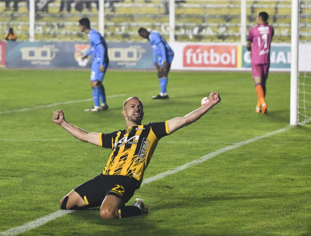 The Strongest líder en el Campeonato Nacional