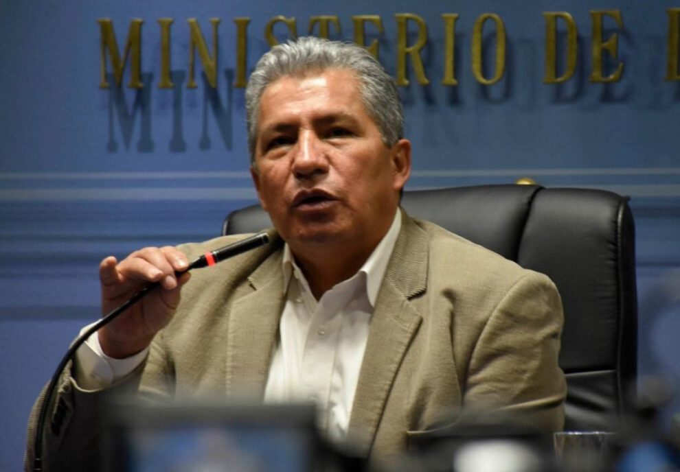 Edmundo Novillo responsabiliza a los medios por problemas económicos