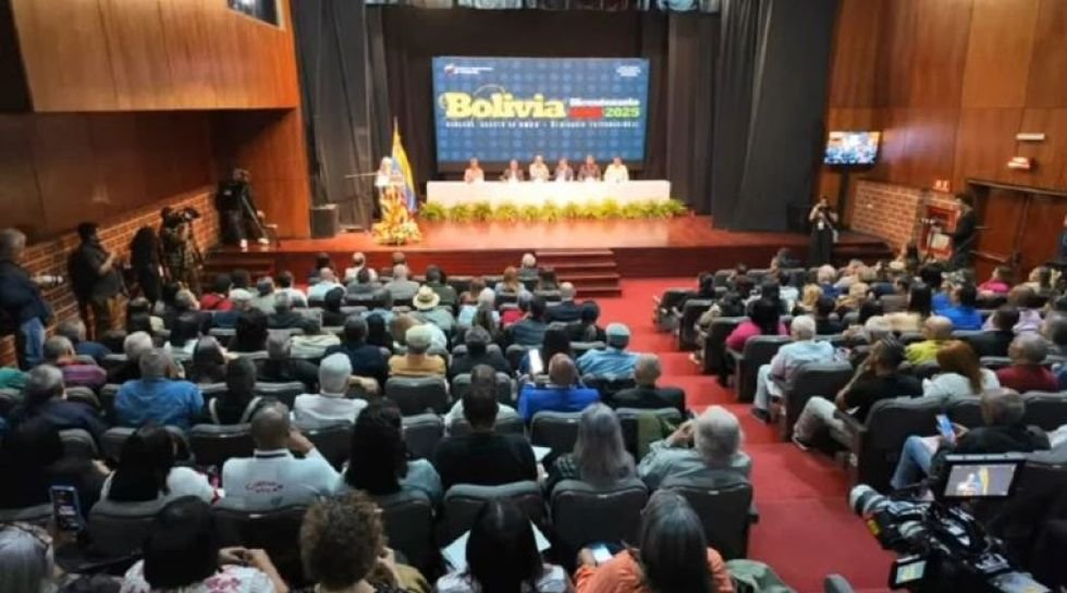 Bicentenario de Bolivia en seminario en Venezuela