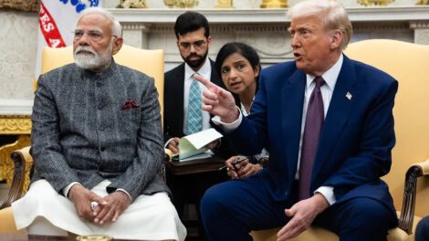 Trump aumenta aranceles a India por compras de petróleo ruso