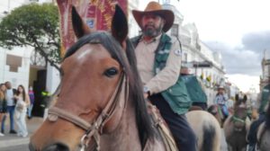 Cabalgata del Bicentenario culmina en Sucre