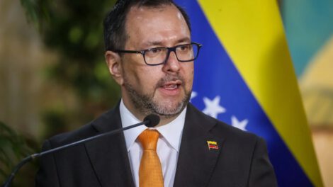 Venezuela regala espada a Bolivia por Bicentenario