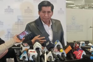 Félix Ajpi denuncia ataques a casas de campaña