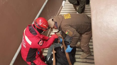 Chofer desempleado muere tras caer del borde de la rampla