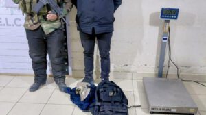 Aprehensión de pasajero con cocaína en bus de Oruro a Uyuni