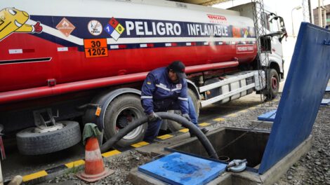 demanda de combustible en Bolivia