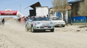 Competencia de automovilismo en Oruro