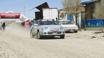Competencia de automovilismo en Oruro