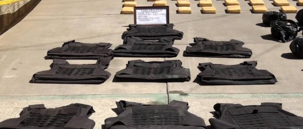 Cocaína camuflada en chalecos antibalas