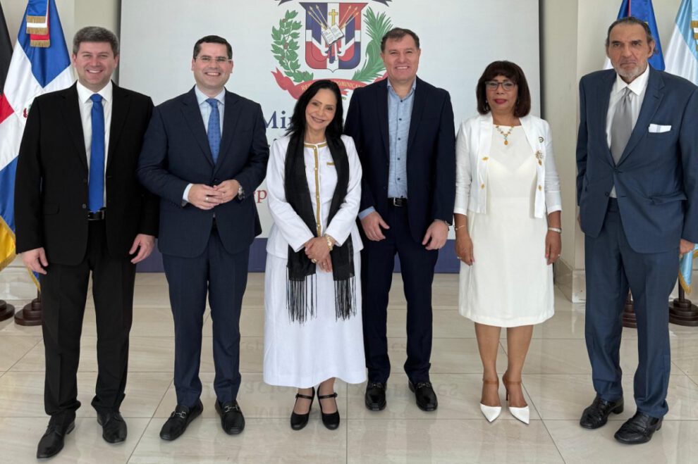 Bolivia y República Dominicana fortalecen lazos comerciales