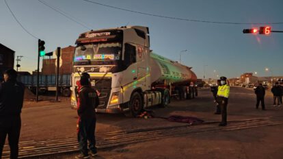 Chofer de cisterna atropella y mata en Oruro