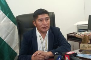 Diputado del MAS defiende contrato de litio en el Salar de Uyuni