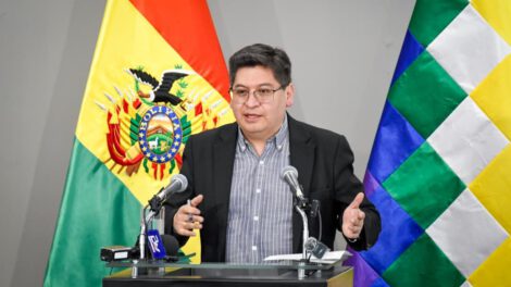 Acaparamiento de combustible en Bolivia