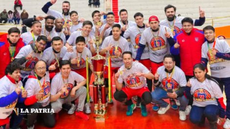 Universitario Libobásquet celebra su primer título