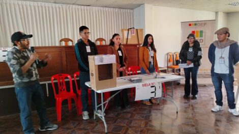 Simulacro electoral en Oruro prepara a ciudadanos para votación del 17 de agosto