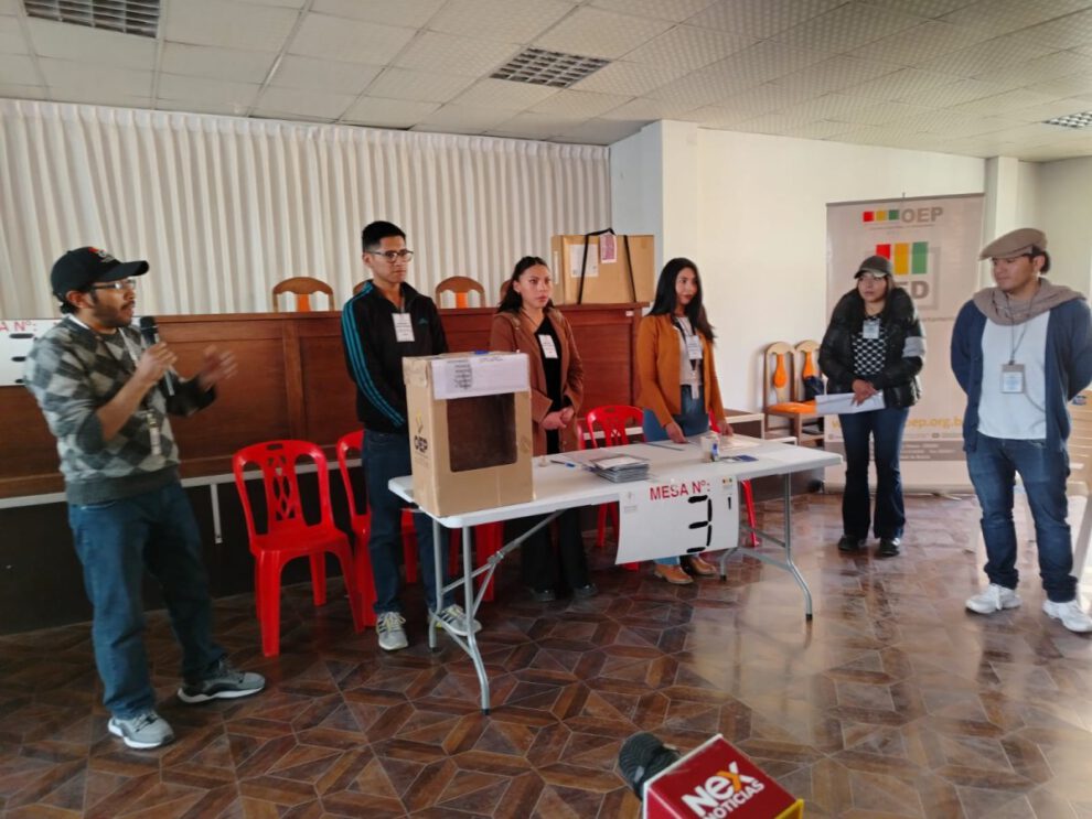 Simulacro electoral en Oruro prepara a ciudadanos para votación del 17 de agosto