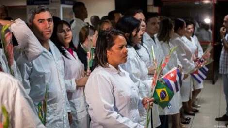 sanciones a Brasil y Cuba por el programa Mais Médicos