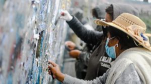 Retiro de propaganda electoral en La Paz