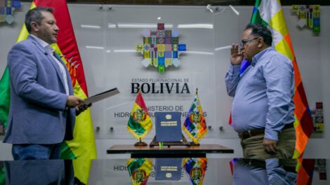 Nuevo presidente de YLB asume en medio de controversia por contrato de litio