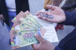 Billete y monedas del Bicentenario disponibles en el Banco Unión