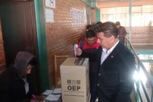 Jornada electoral en Oruro con el gobernador Johnny Vedia Rodríguez