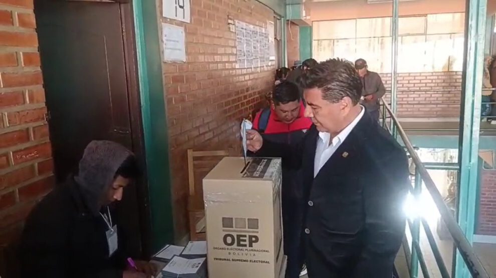 Jornada electoral en Oruro con el gobernador Johnny Vedia Rodríguez