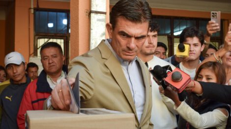 Rodrigo Paz vota en las elecciones generales en Bolivia