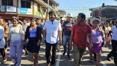 Evo Morales votó en el trópico de Cochabamba