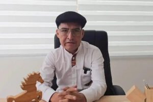 Damián Condori regresa a la Gobernación de Chuquisaca tras su recuperación