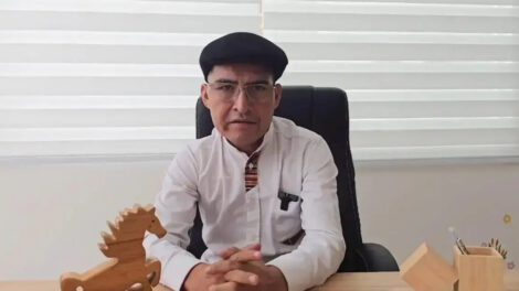 Damián Condori regresa a la Gobernación de Chuquisaca tras su recuperación