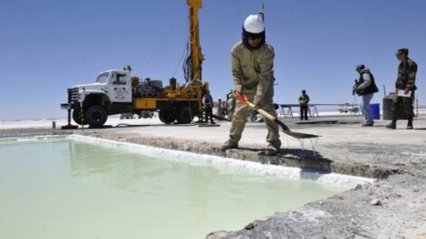 Defensa del litio en el Salar de Uyuni