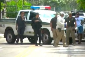 Policía herido en balacera durante operativo en Santa Cruz