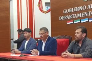 Óscar Montes críticas a Rodrigo Paz en conferencia de prensa