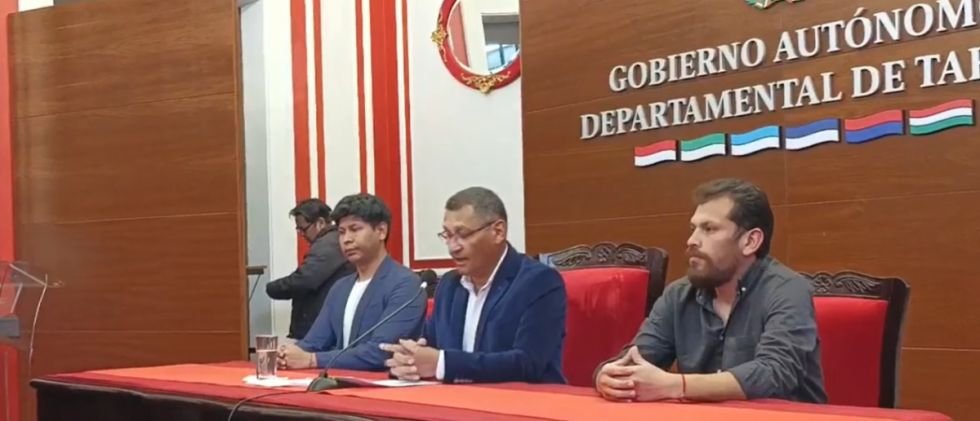 Óscar Montes críticas a Rodrigo Paz en conferencia de prensa