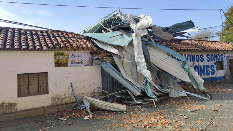 Vientos intensos en Tarija causan daños a árboles y postes