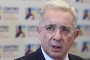 Álvaro Uribe libertad