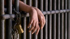 Atacan a un prisionero con amoladora en Tarija