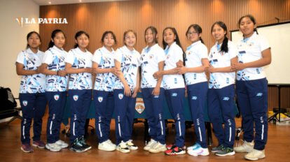 Integrantes de la selección orureña listas para el reto nacional en la Copa Bolivia U-14 damas