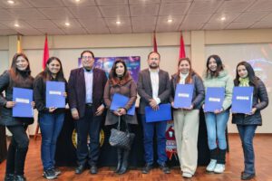 Concurso de reportajes resalta talento de estudiantes de Comunicación de la UTO