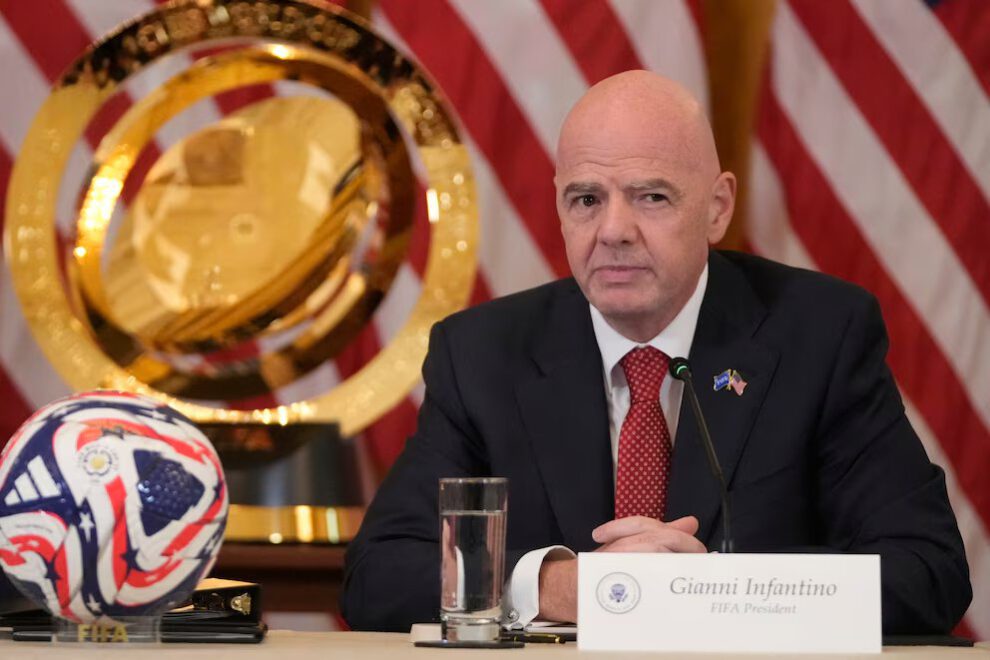 Gianni Infantino condena la violencia en el fútbol