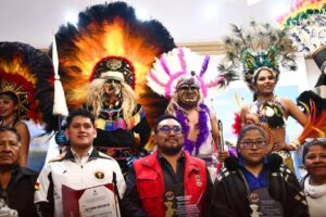 Reconocimiento al conjunto Tobas Zona Sud por el Día del Folklore