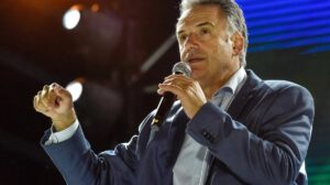 Yamandú Orsi, el presidente con el sueldo más alto de Sudamérica