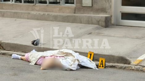 Mujer fallece tras lanzarse desde la azotea en Oruro