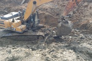 Rescatan a los trabajadores tras deslizamiento en mina de los Yungas