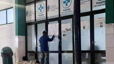 Bono adeudado trabajadores de salud en Santa Cruz