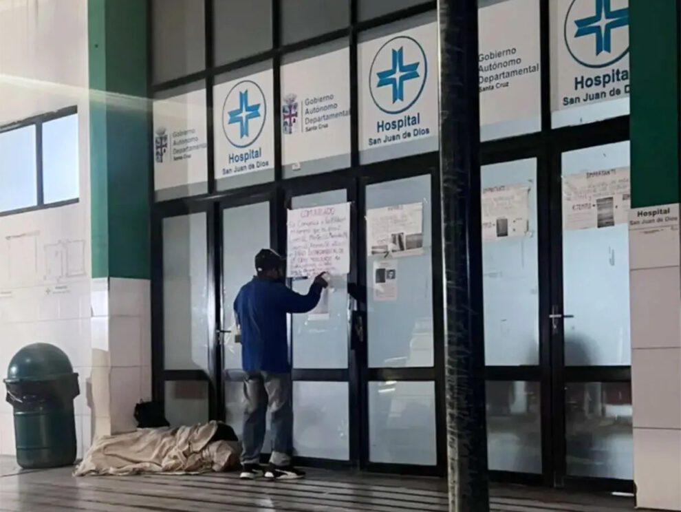 Bono adeudado trabajadores de salud en Santa Cruz