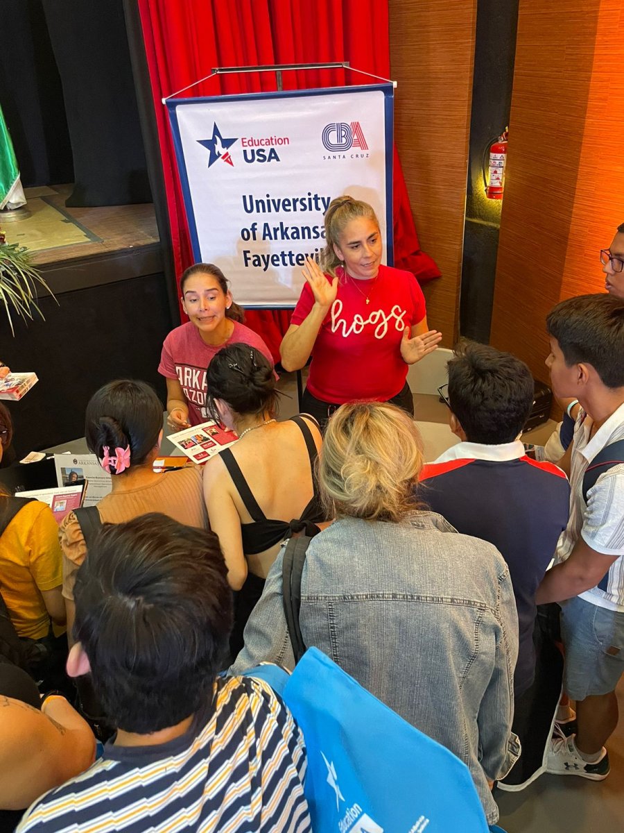 feria EducationUSA en Santa Cruz