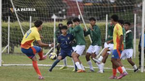 Selección boliviana Sub-17 en partido amistoso contra Colombia