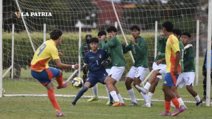 Selección boliviana Sub-17 en partido amistoso contra Colombia